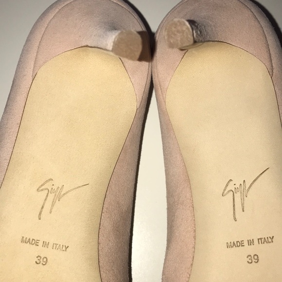 Giuseppe Zanotti Suede Pumps - Picture 11 of 17
